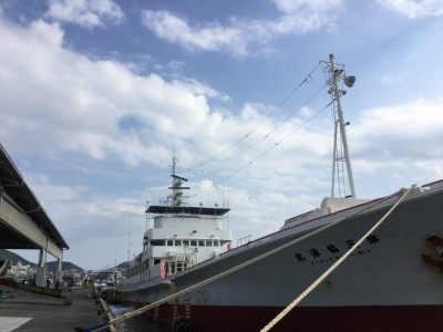 遠洋かつお一本釣り漁船の第3協洋丸が入港しました(^▽^)/
